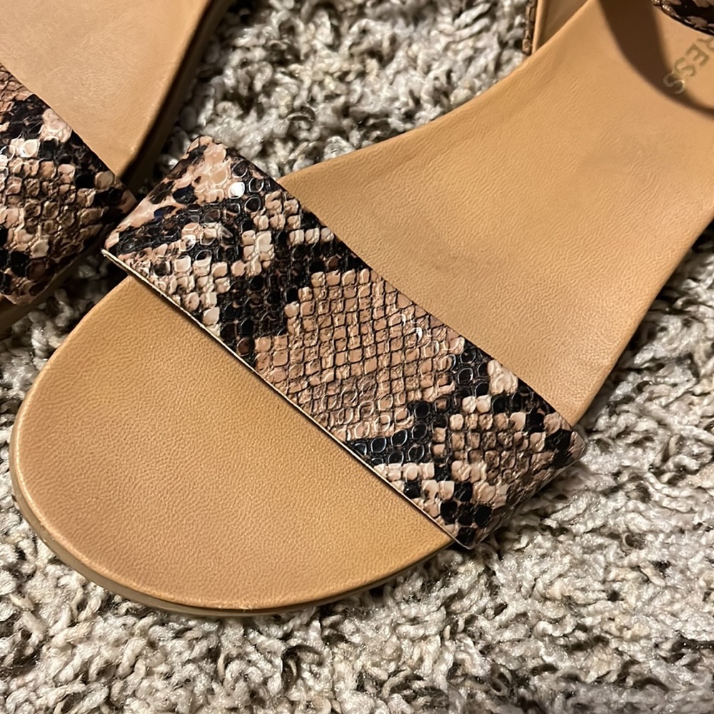 Express snakeprint sandals - Picture 2 of 2